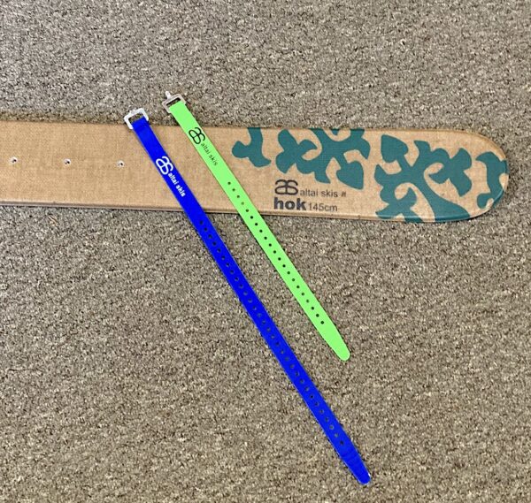 スキーストラップ-Altai Skisロゴ入り